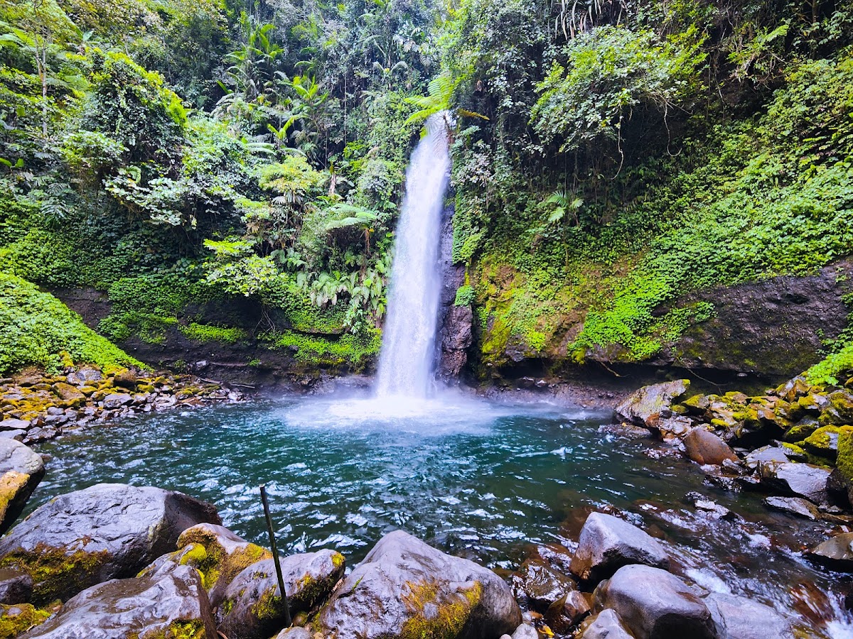 Air Terjun Curug Sawer sukabumi