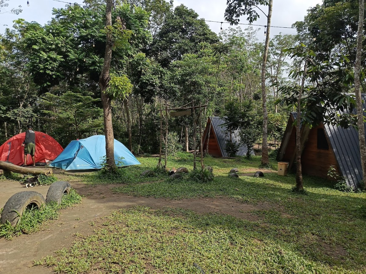Pondok Meja Luar Ruangan