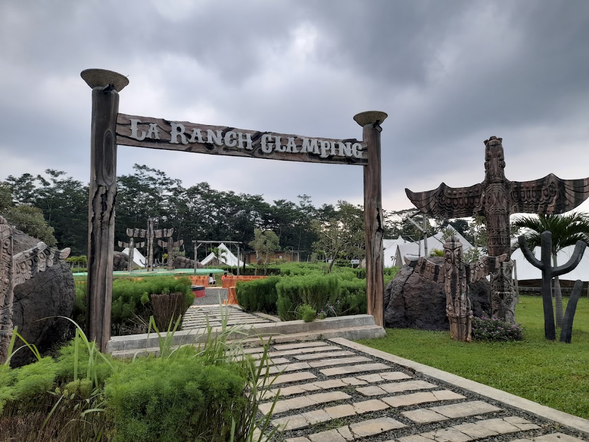 La'Ranch Glamping pekalongan