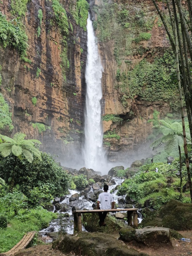 Air Terjun Kapas Biru
