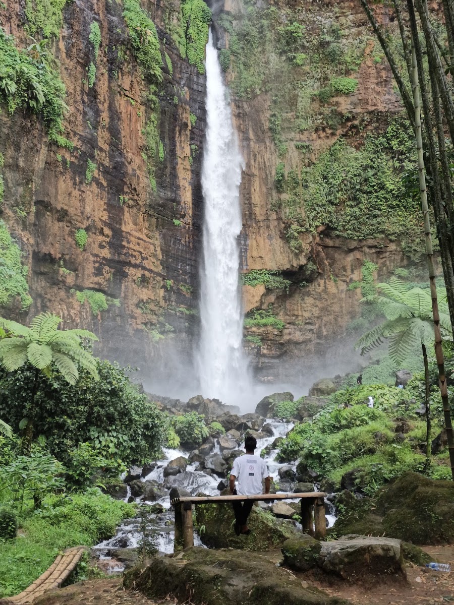 Air Terjun Kapas Biru