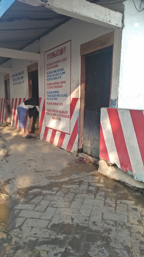 Pemandian Air Panas Banyu Biru