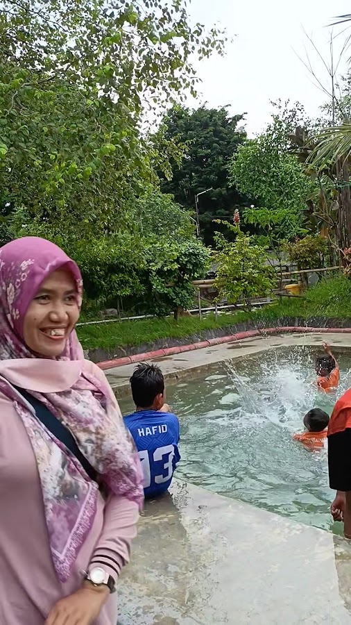 Pemandian Air Panas Kepulungan