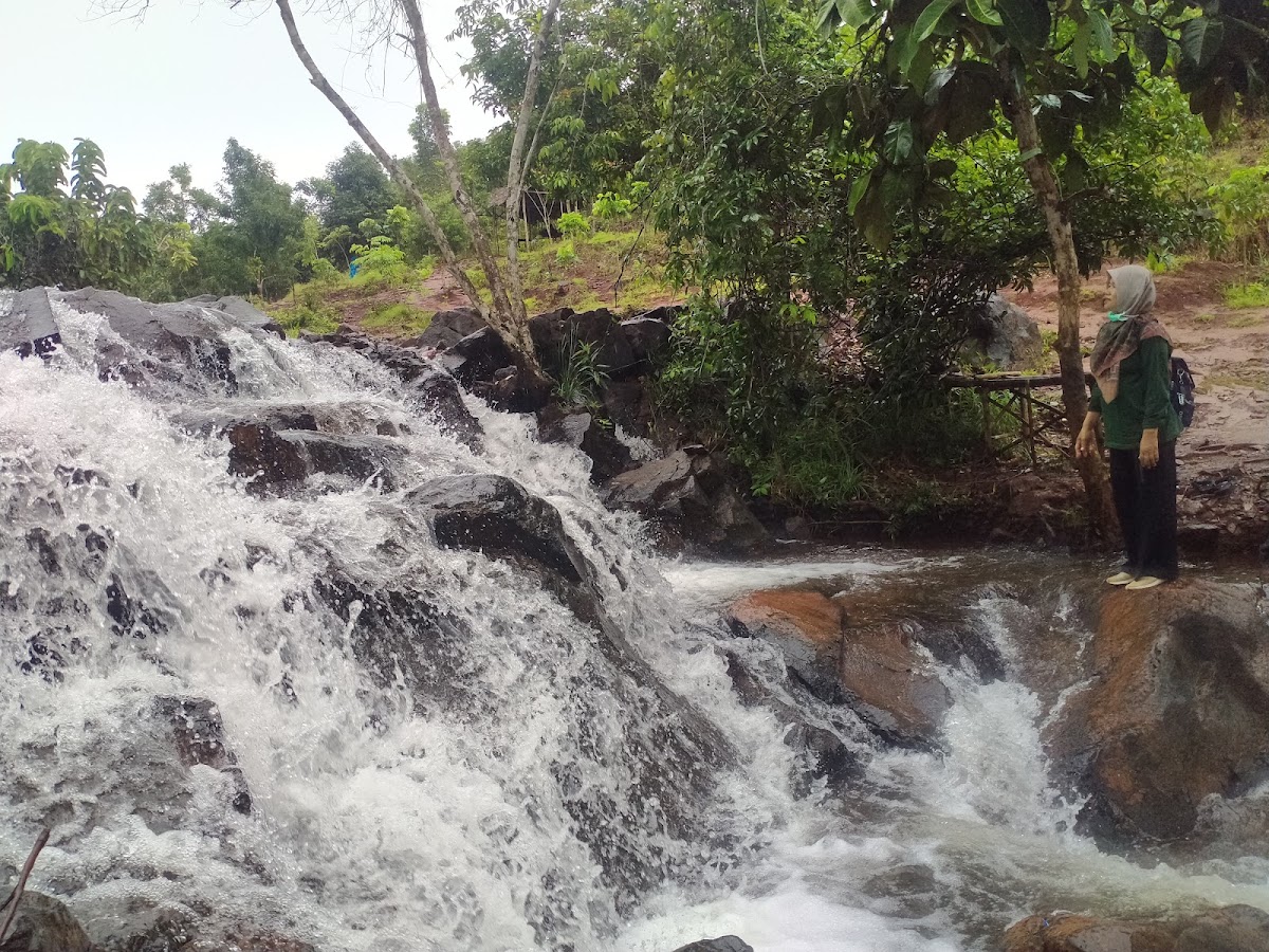 Air Terjun Janda Beranak Tiga Desa Kiram