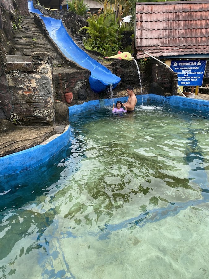 kolam air panas