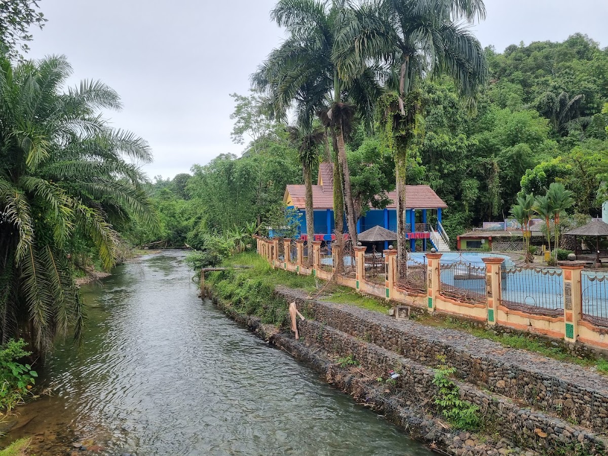 Wisata air panas
