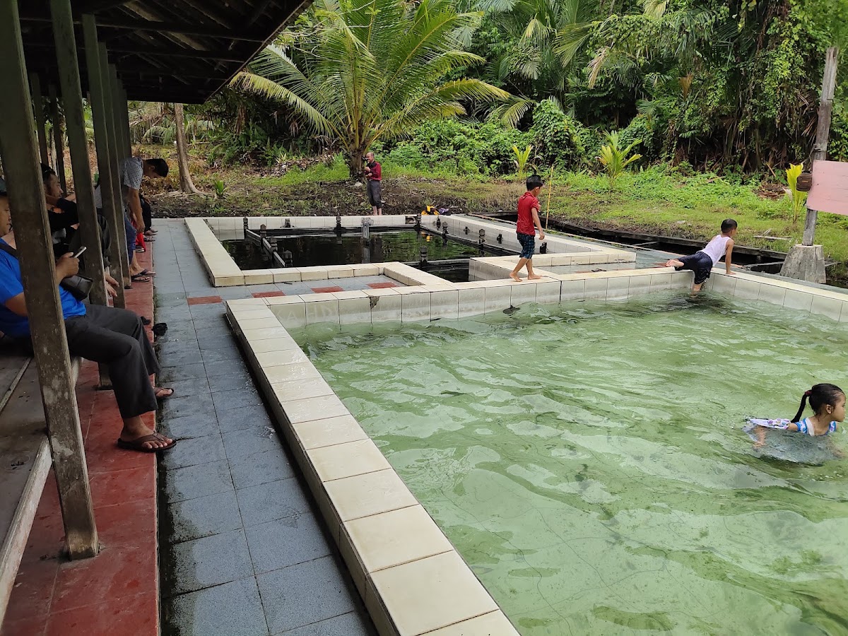 Wisata air panas