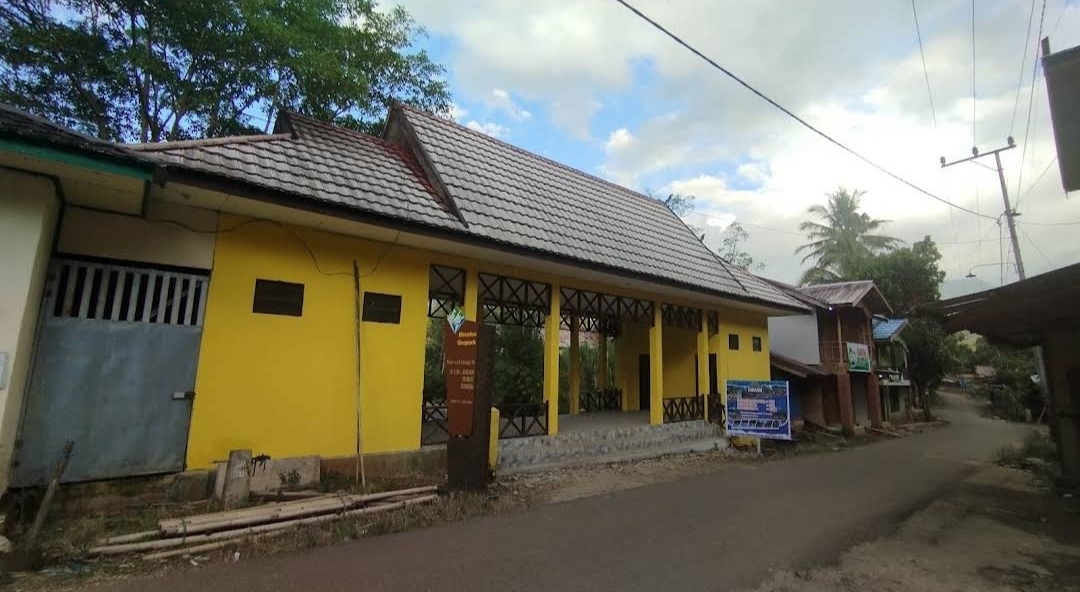 Loksado Dermaga Bamboo Rafting