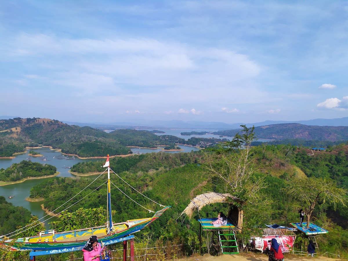 Wisata bukit matang kaladan