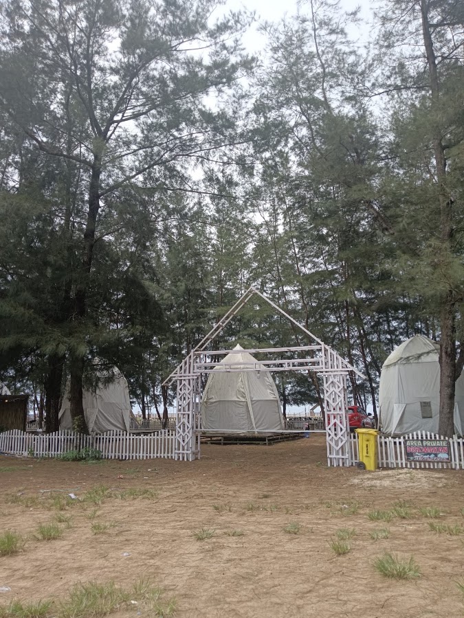 GLAMPING PANTAI BATAKAN BARU
