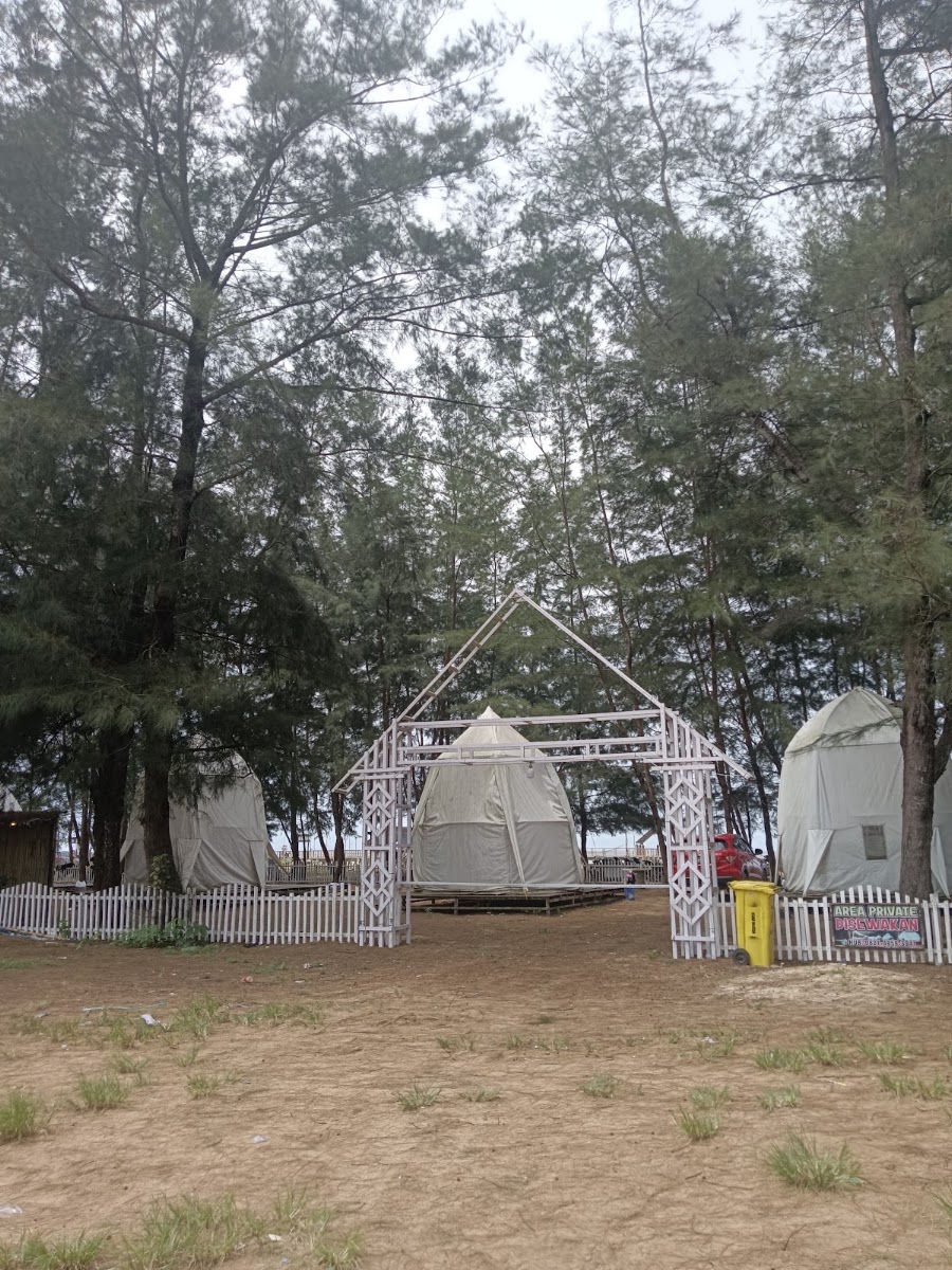 GLAMPING PANTAI BATAKAN BARU