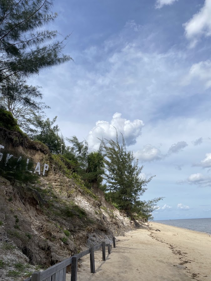 Pantai Tebing kalap