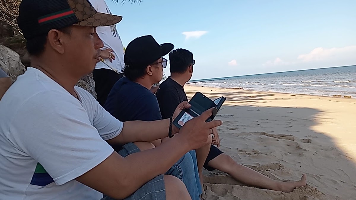 Pantai Tebing kalap