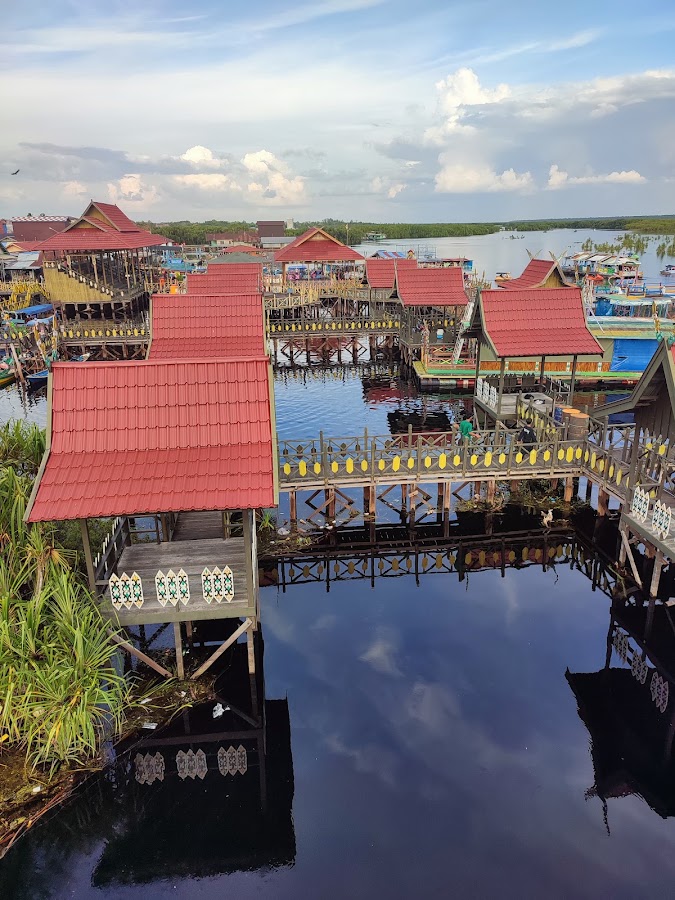 Dermaga Kereng Bangkirai