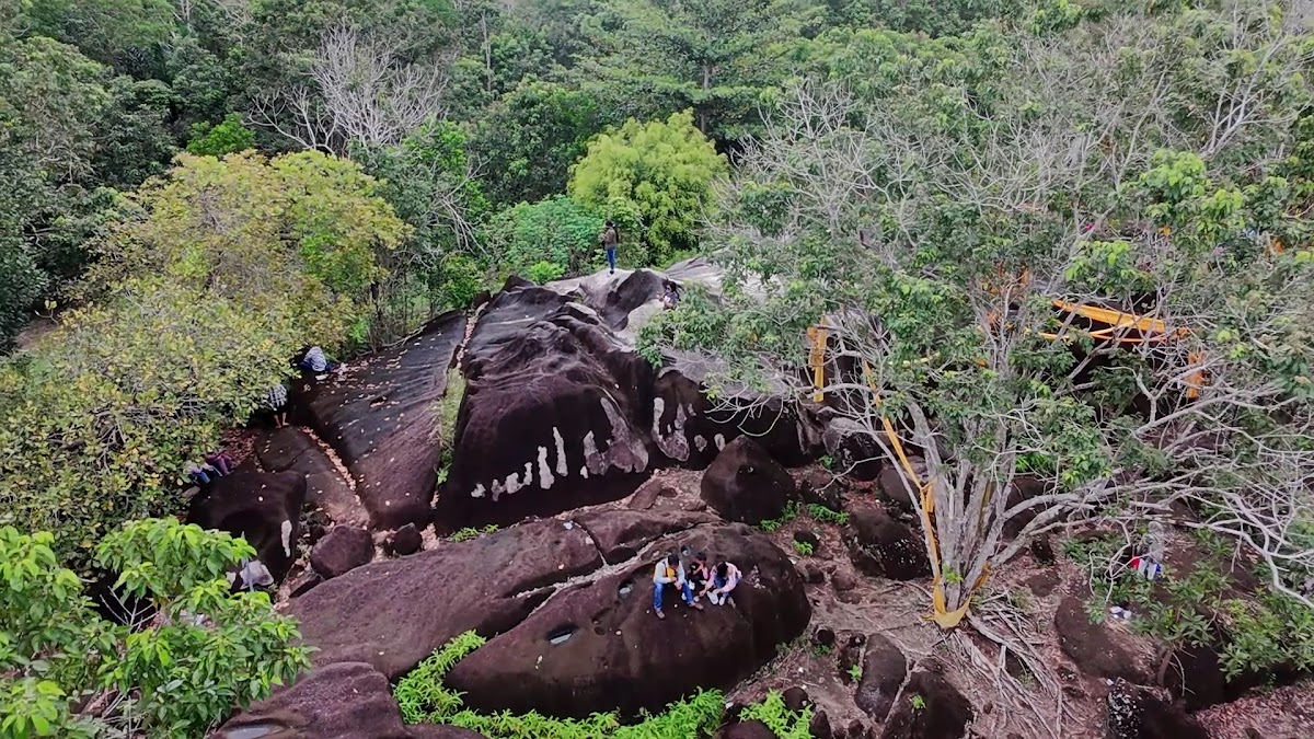 Wisata Bukit Batu Pertapaan Tjilik Riwut