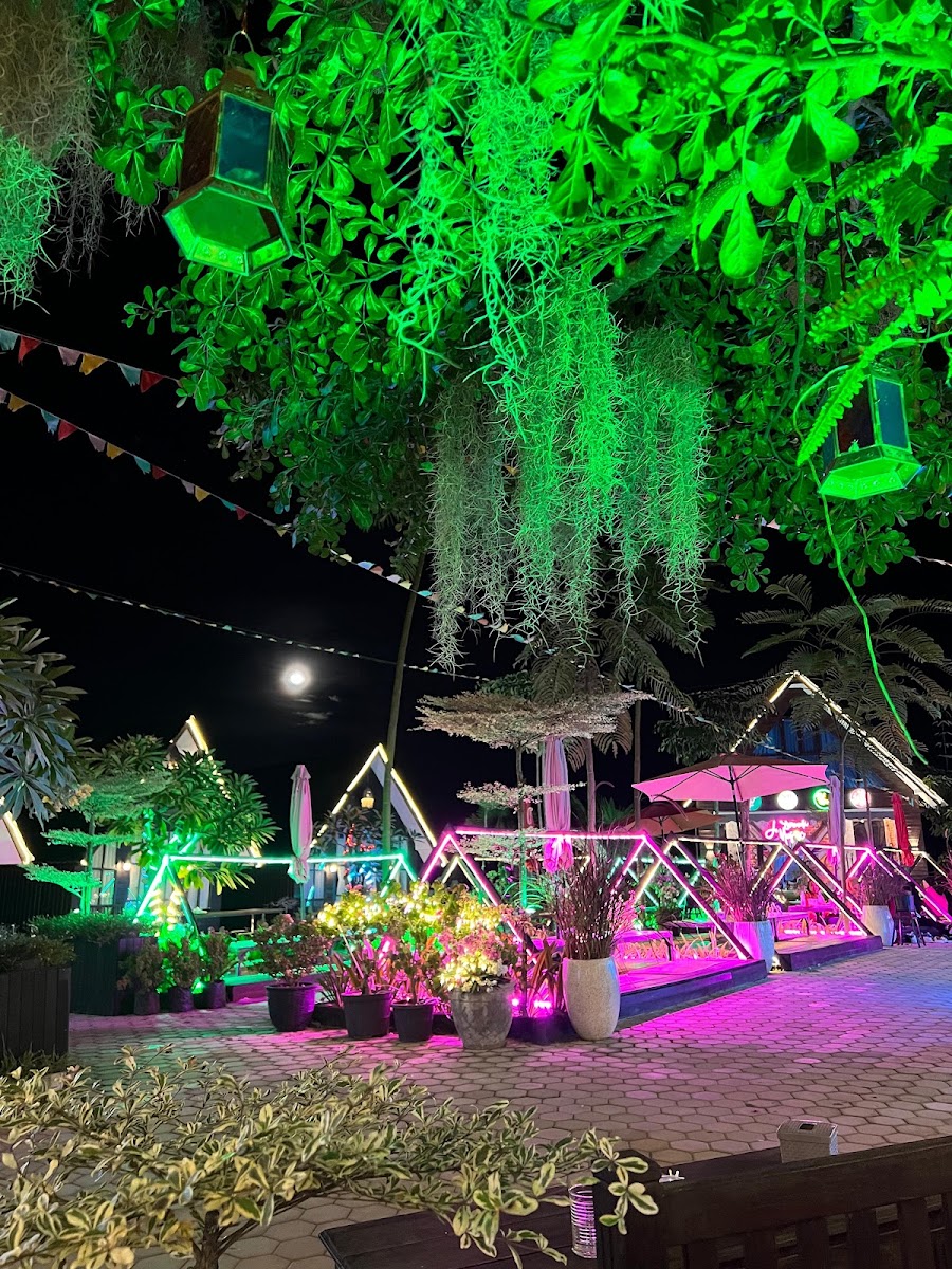 Glamping Junjung Buih Jahetan Layar