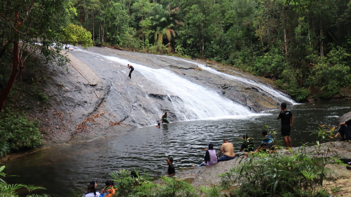 Air Terjun Tembalang