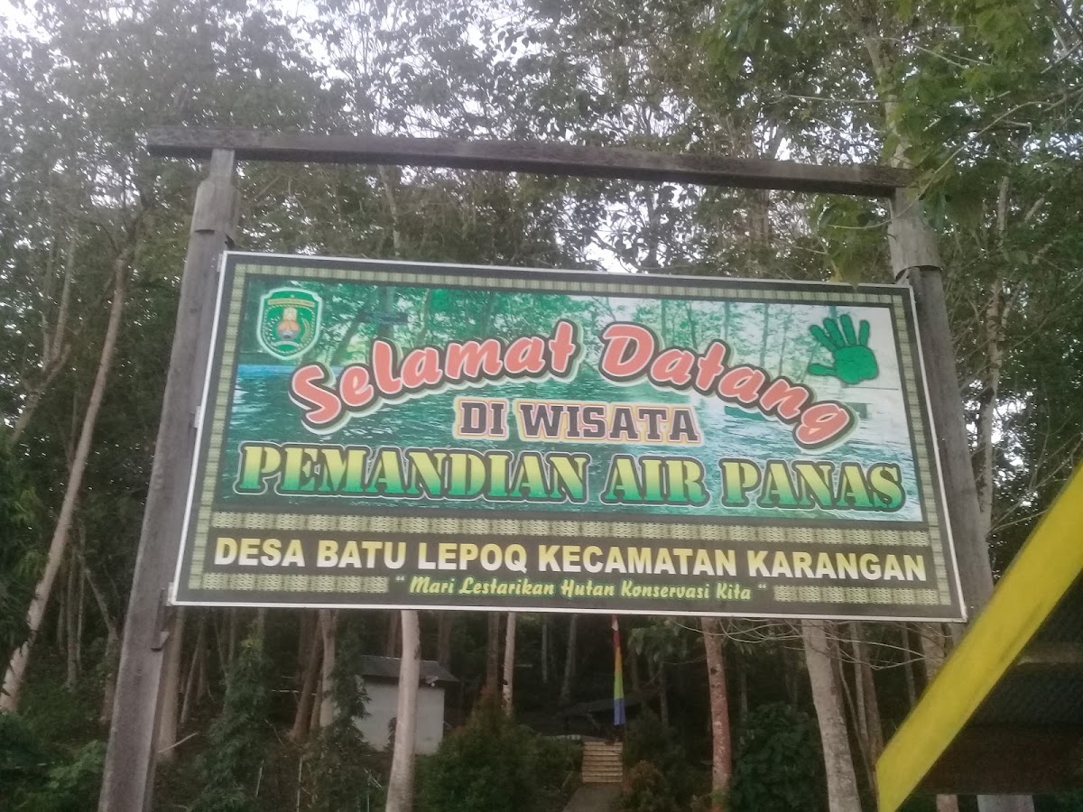 Pemandian Air Panas Batu Lepoq