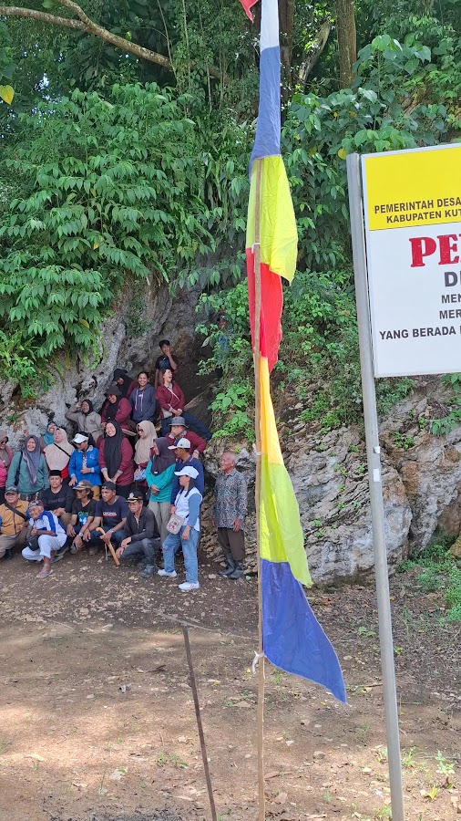 Goa Batu Gelap