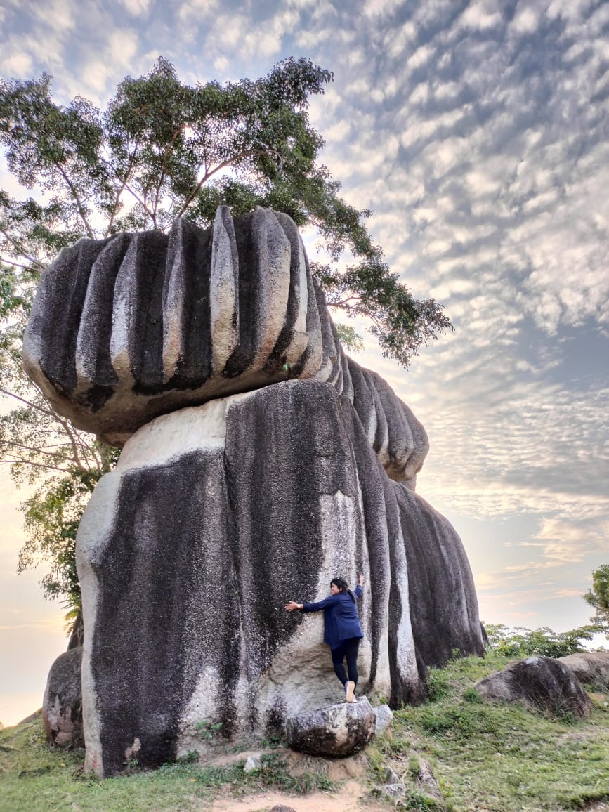 Wisata Alam Batu Belimbing Bangka Selatan