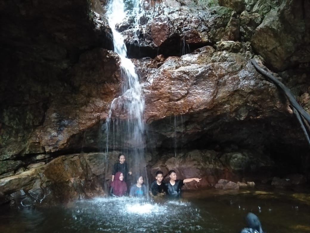 Air Terjun Batubelubang dan Manjang Mera