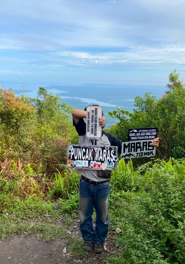 Puncak Gunung Maras