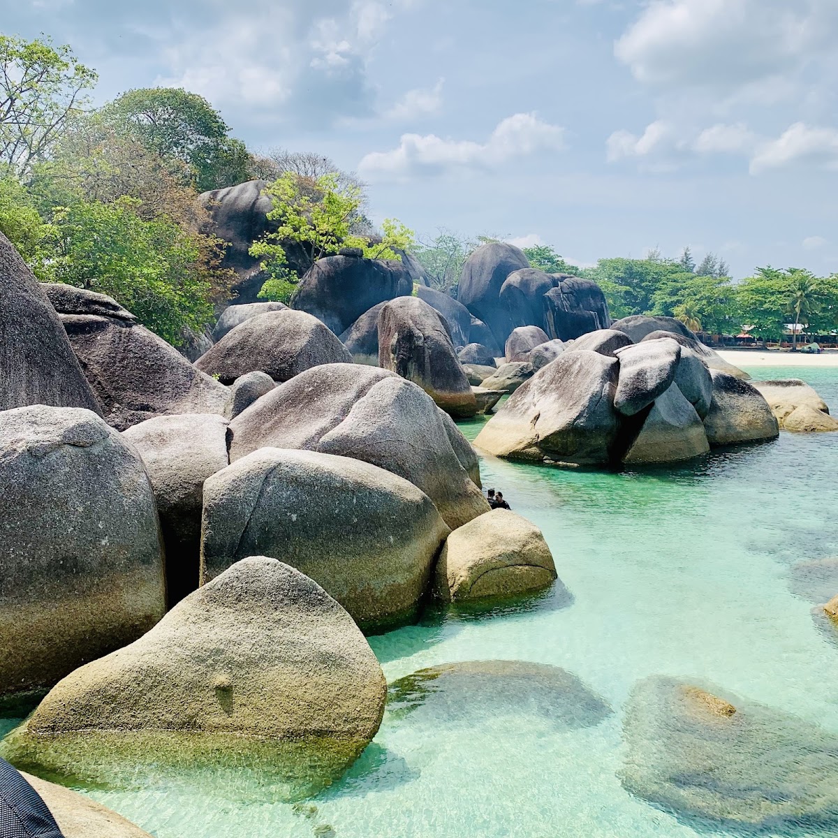 Pantai Laskar Pelangi