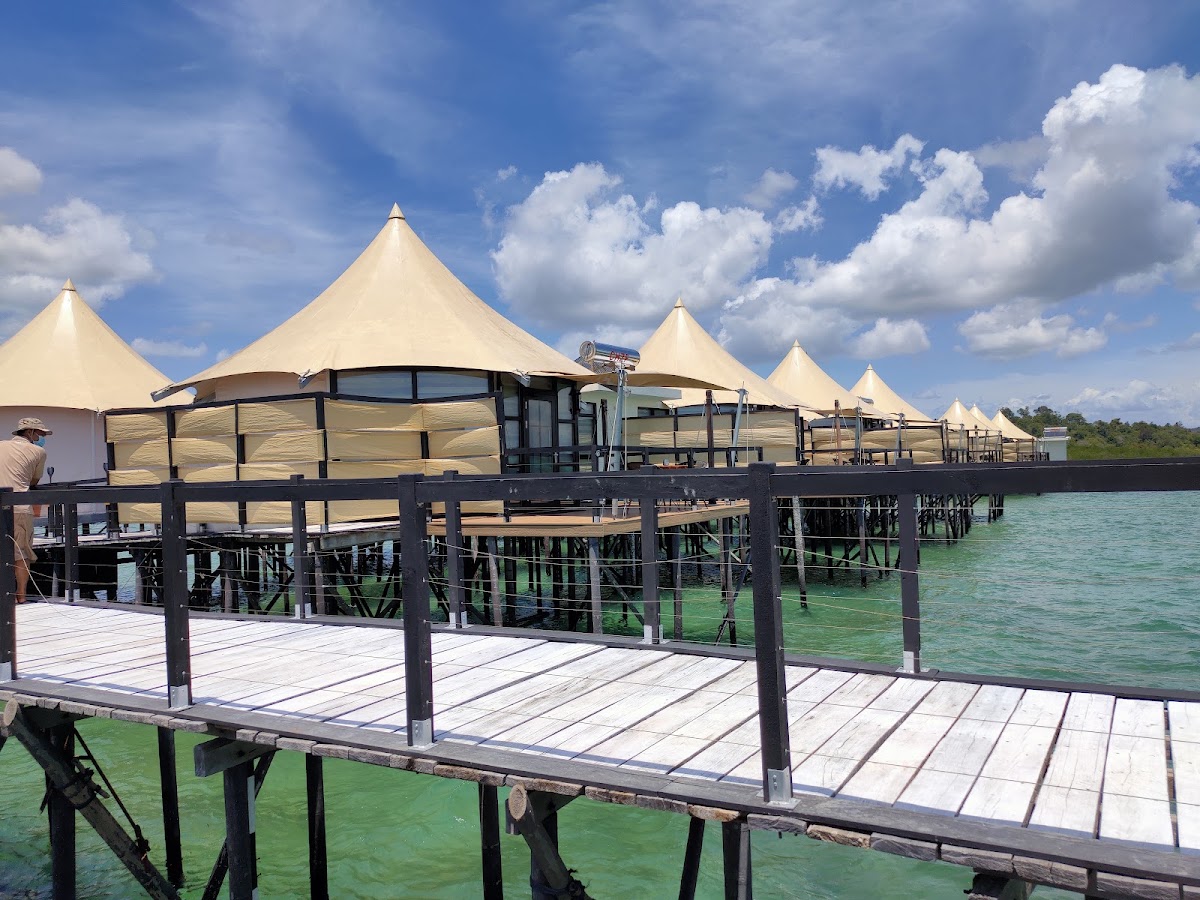 Kiki Beach Resort