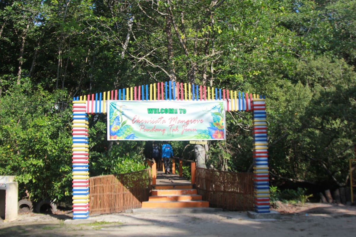 Desa Wisata Kampung Tua Bakau Serip