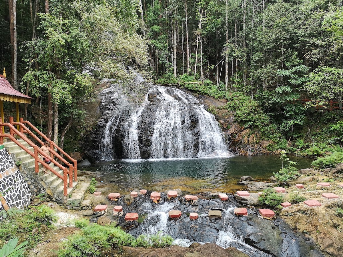 Air Terjun Resun Lingga
