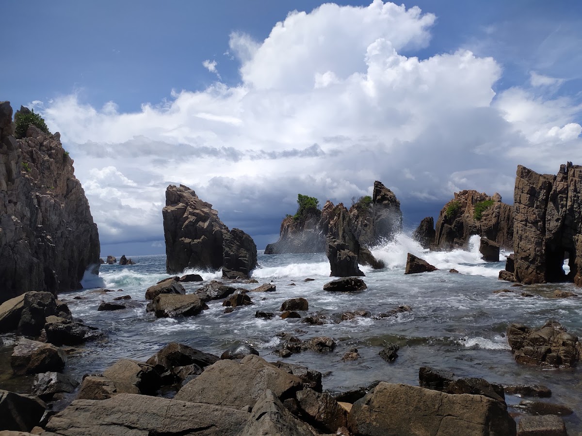 Pantai Gigi Hiu