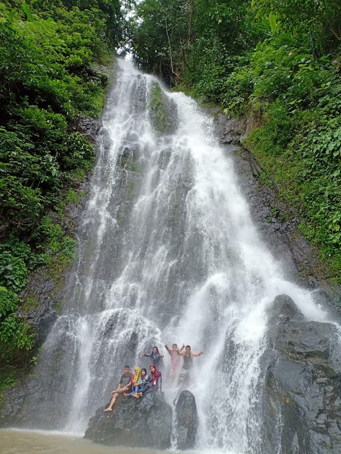 air terjun sri ratu klawas ulu