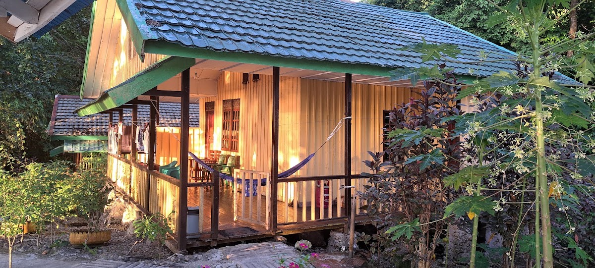 Coaster Cottages