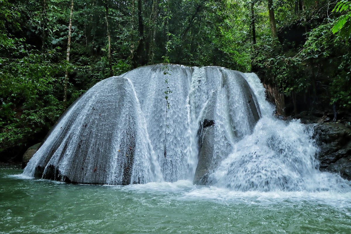 Air Terjun Lumoli