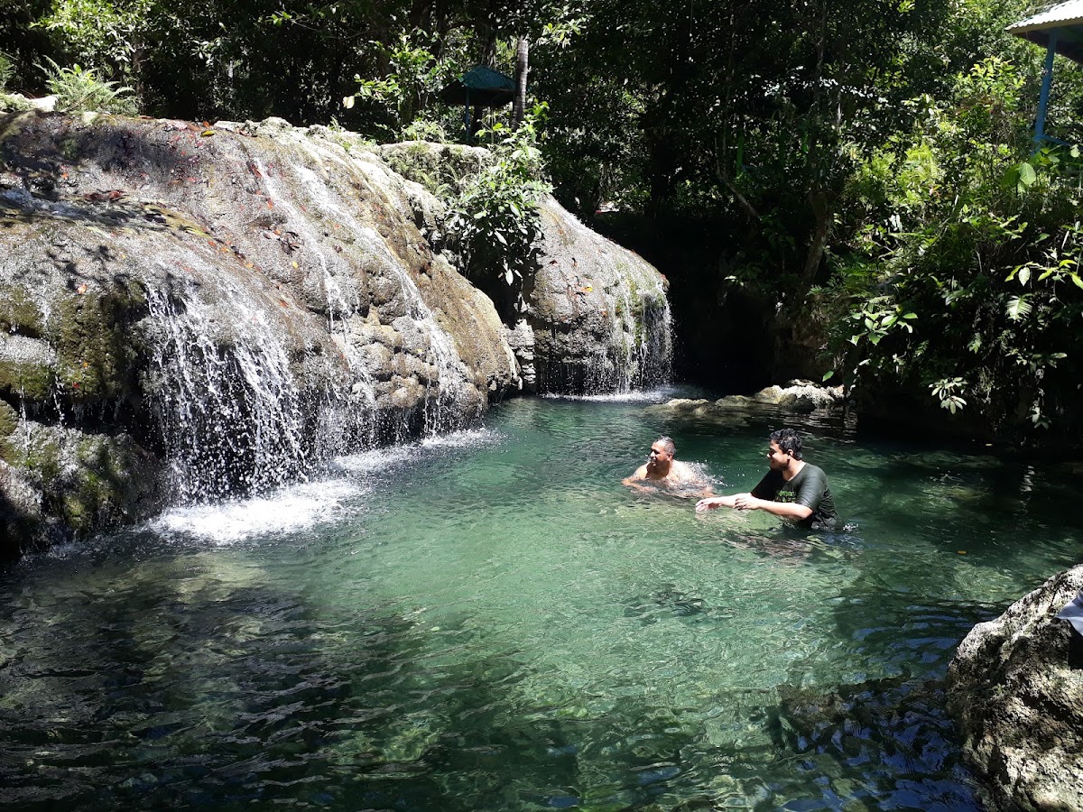 Air Terjun Waeura