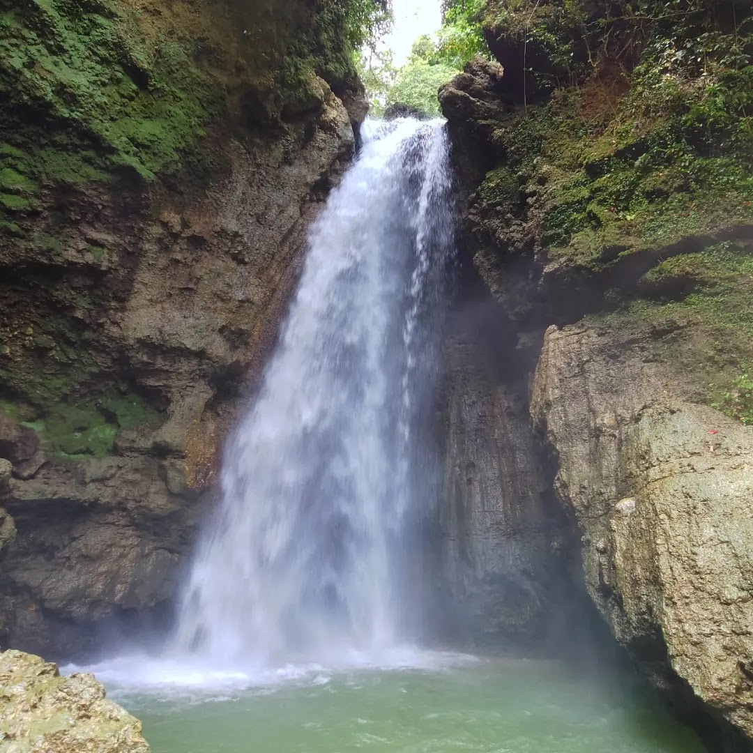 Air Terjun Tona