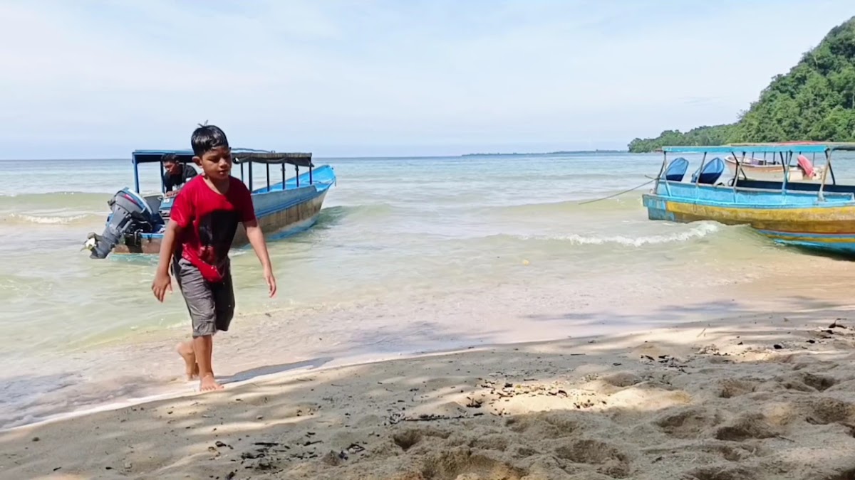 Air Belanda Resort, Near Ora Beach