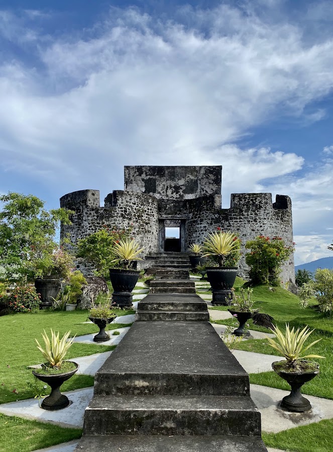 Benteng Portugis Tolukko