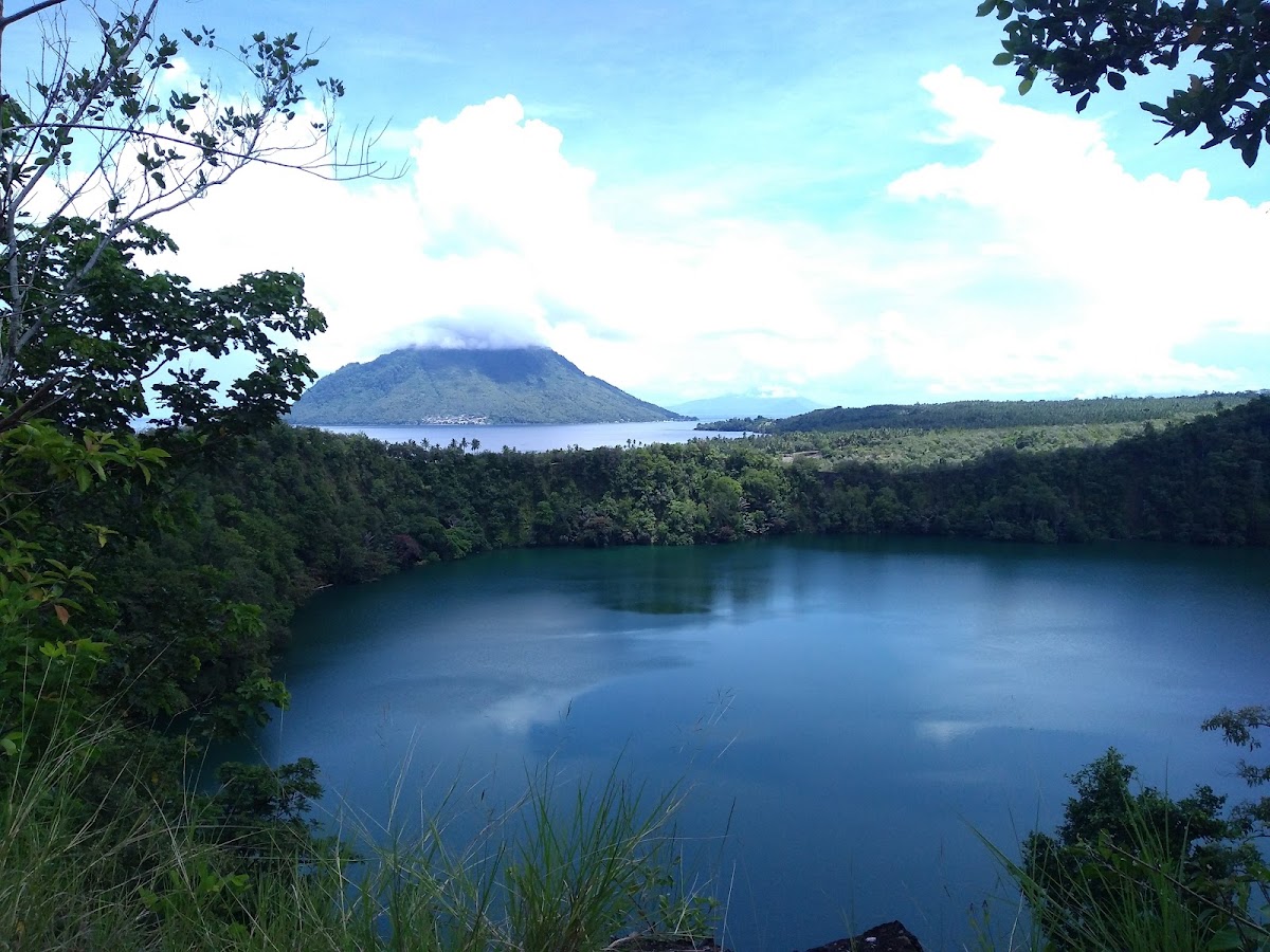 Danau Tolire Kecil