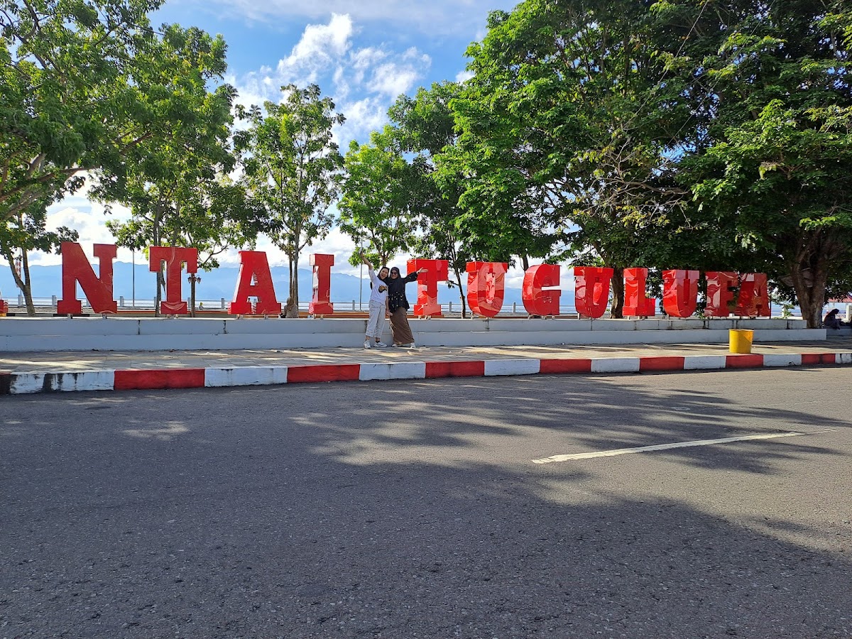 Pantai Tugulufa