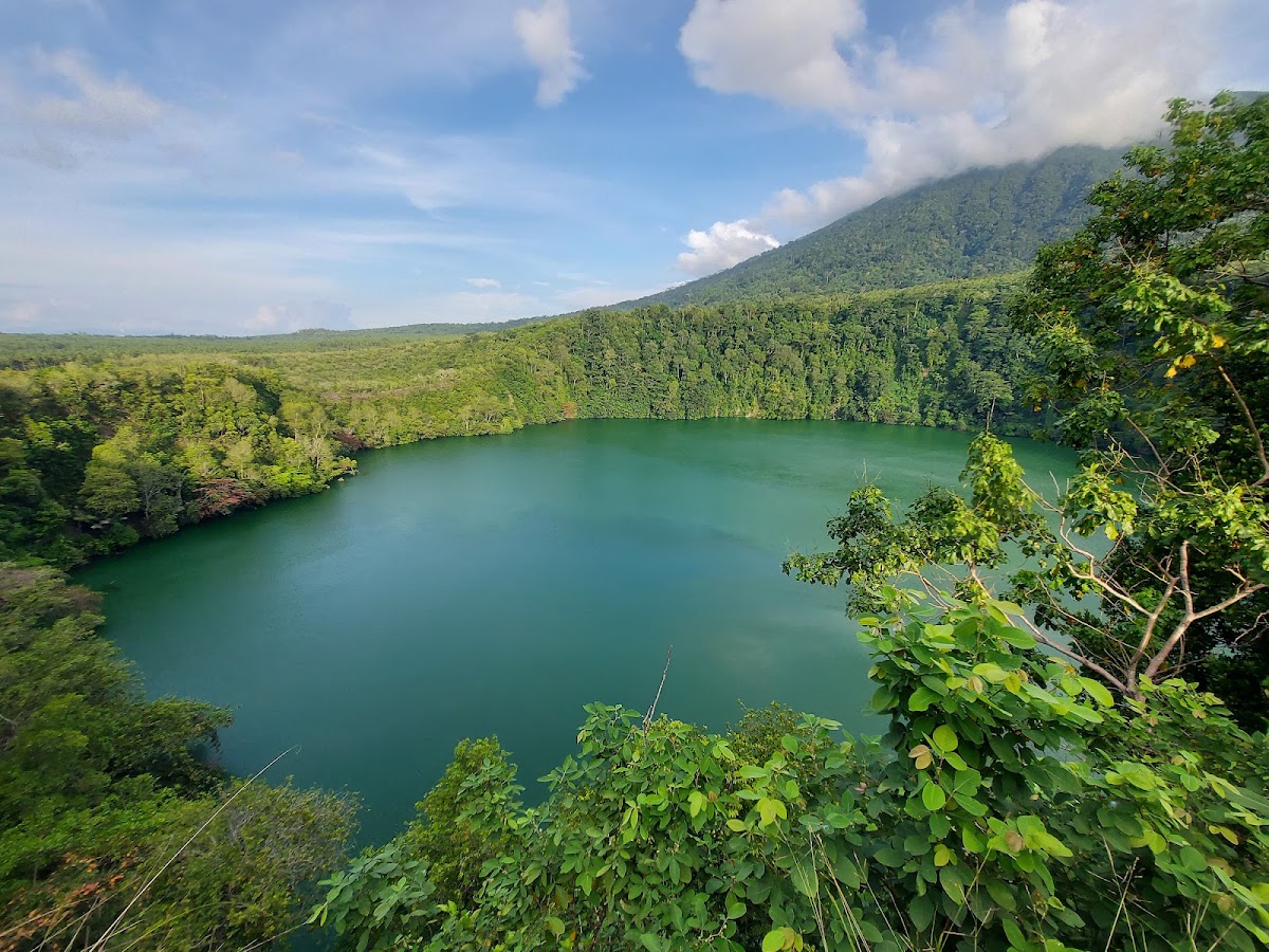 Danau Tolire Besar