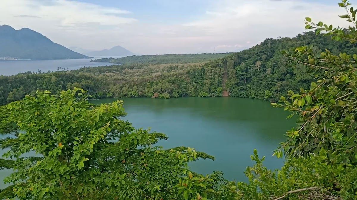 Danau Tolire Besar