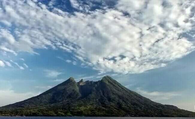 Gunung Kie Besi , kab south Halmahera
