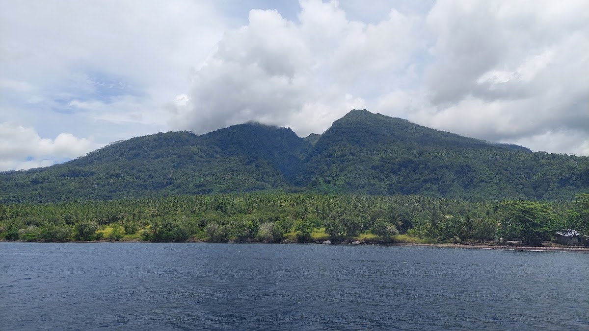 Gunung Kie Besi , kab south Halmahera