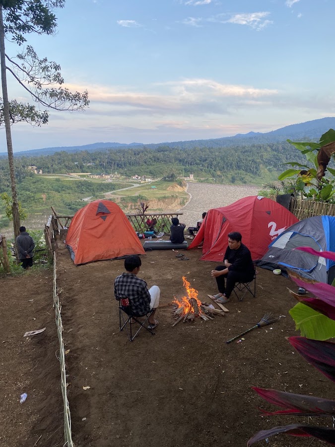 Camping Ground Bendungan Meninting