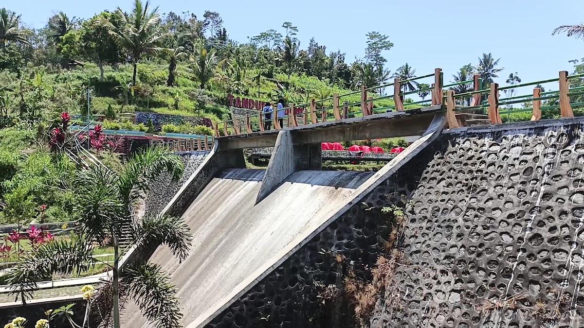 WISATA TANDUNG-ANDUNG