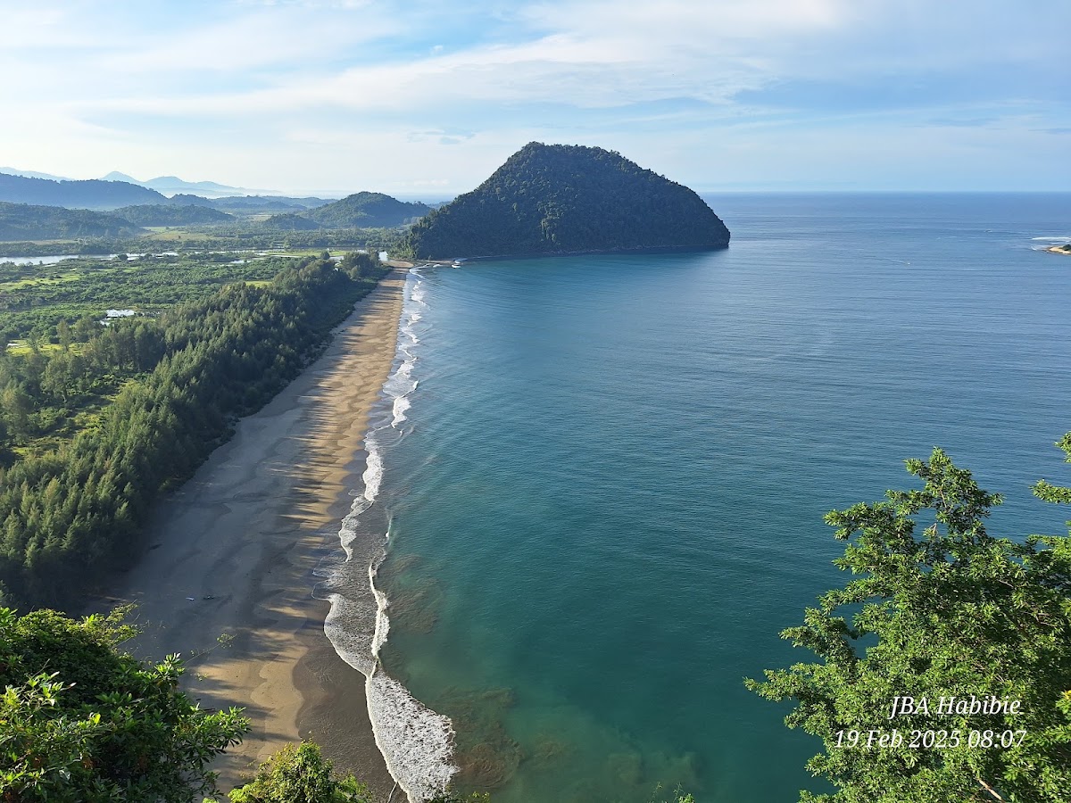 Puncak Gunung Geurutee