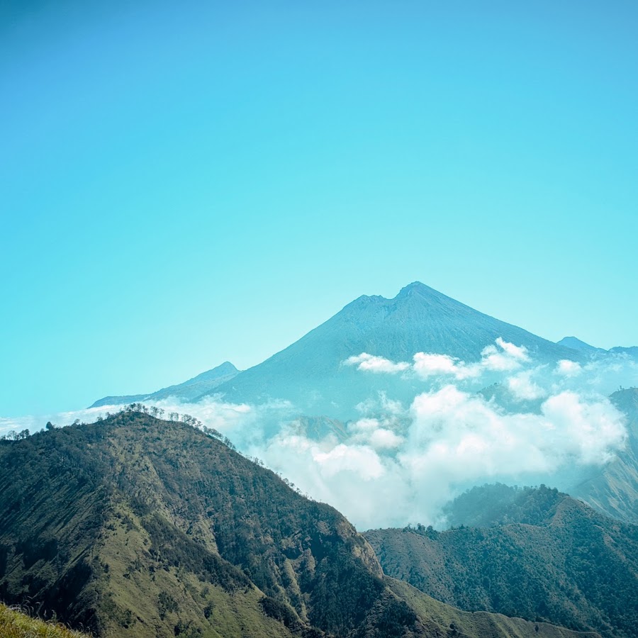 Puncak Gunung Sempana