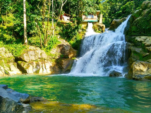 Wisata Air terjun suhom