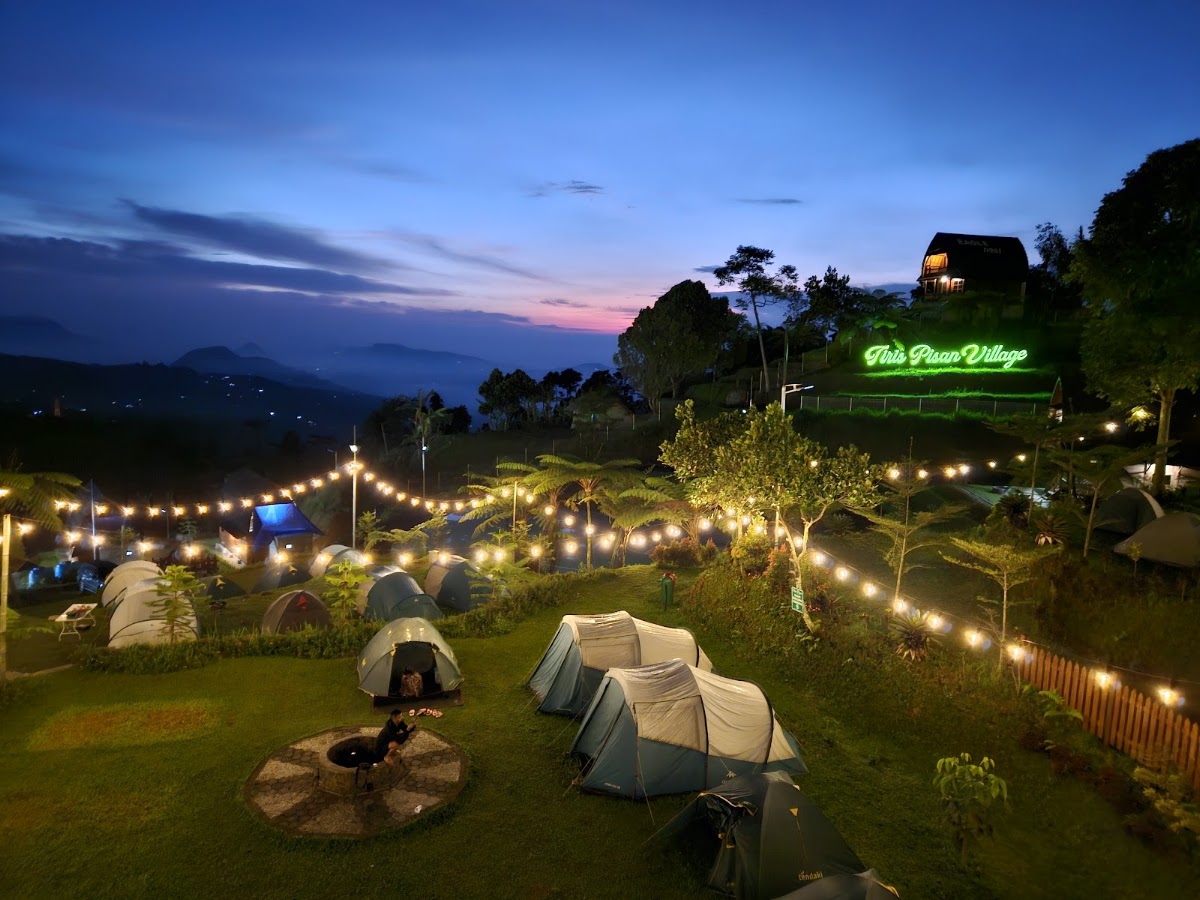 Tiris Pisan Village | Glamping, Camping Ground, Villa & Restoran Puncak 2